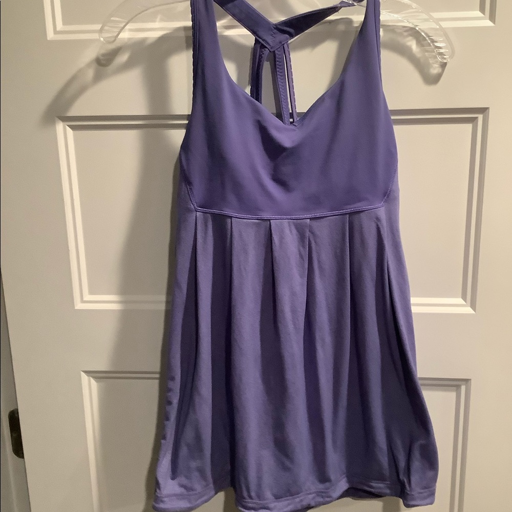 Lululemon women’s workout top size 6